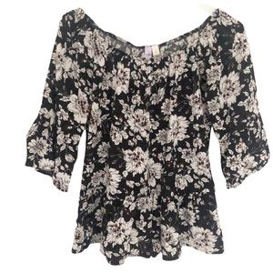 Alya Flower Black White Print Women’s Top - Size S